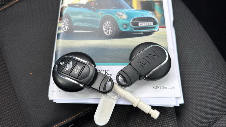 MINI Hatchback 1.5 Cooper 5dr Auto Petrol Hatchback